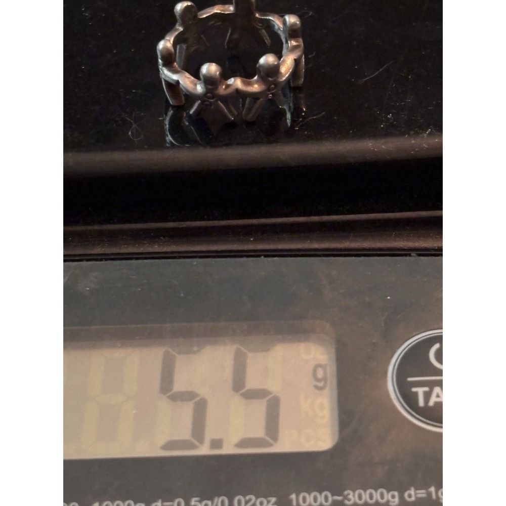Children Holding Hands 925 Silver Band Ring Size 6 - Picture 8 of 8